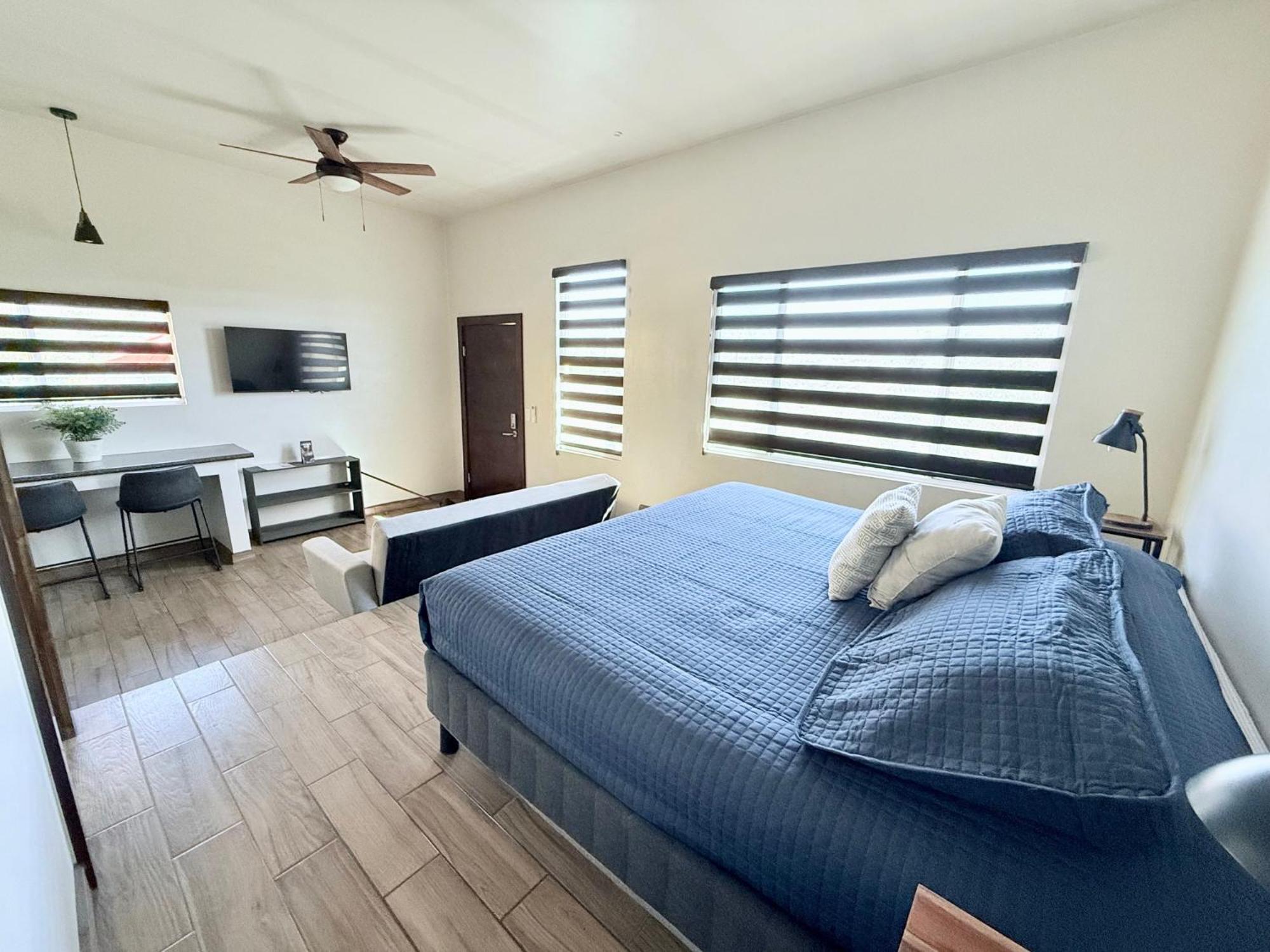 Cozy, Quiet & Pet Friendly Gated Patio Studio Ενσενάντα Εξωτερικό φωτογραφία